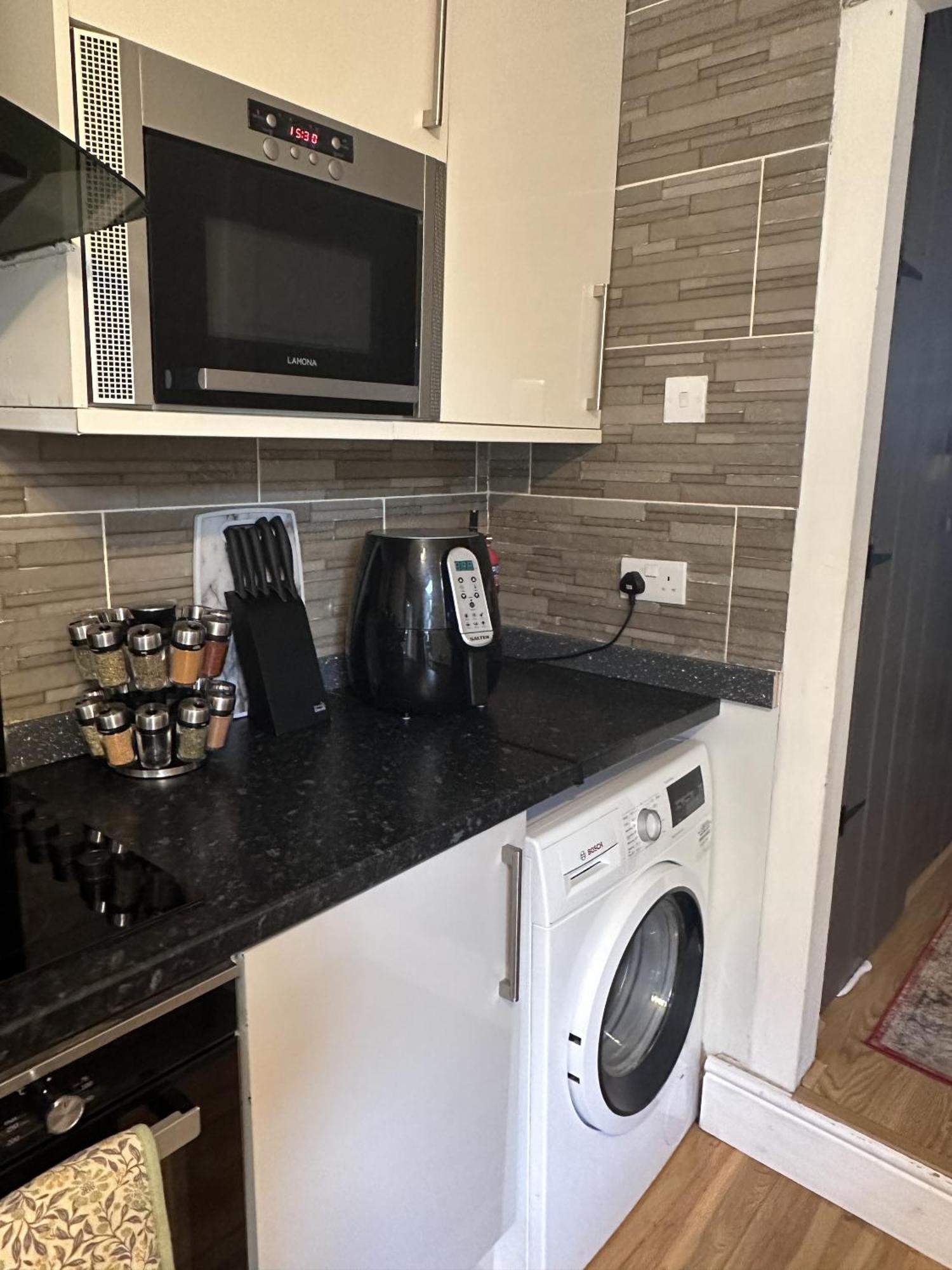 Casa vacanze Adanhouse-stockland Spacious 5 Bedroom House Sleeps 12 Private Garden *
